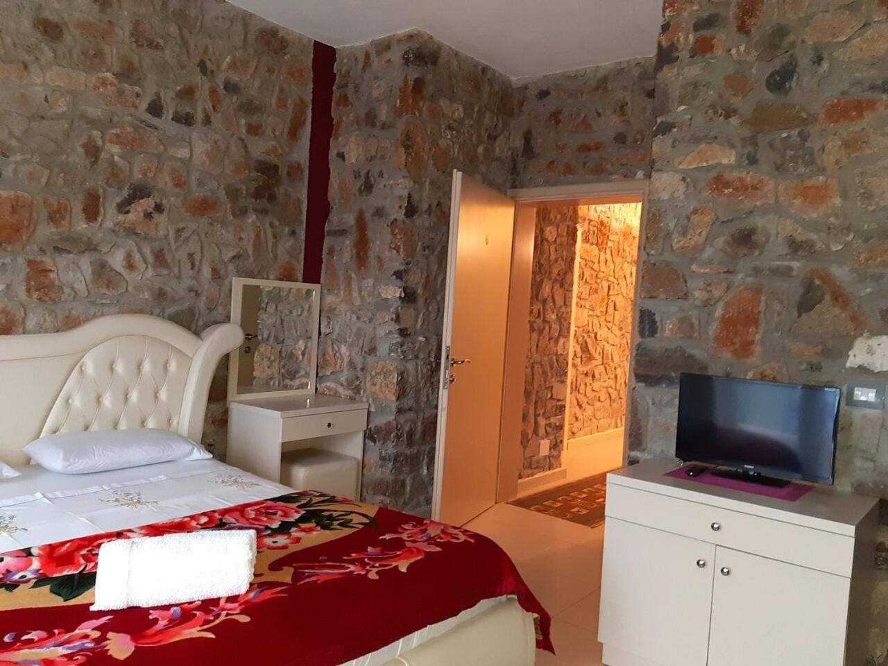 Hotel Villa Stone Dream Bar Restaurant Udenisht Dış mekan fotoğraf