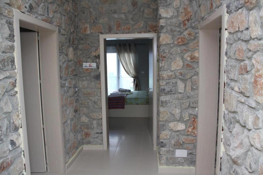 Hotel Villa Stone Dream Bar Restaurant Udenisht Dış mekan fotoğraf