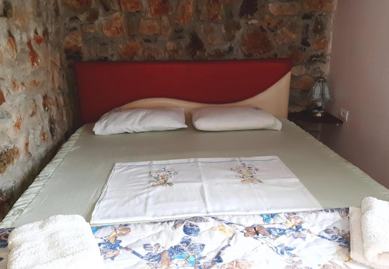 Hotel Villa Stone Dream Bar Restaurant Udenisht Dış mekan fotoğraf