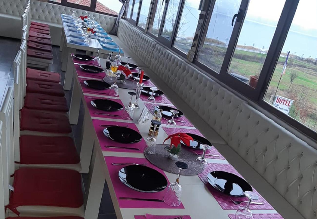 Hotel Villa Stone Dream Bar Restaurant Udenisht Dış mekan fotoğraf